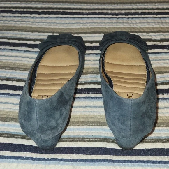 Me Too Suede Wedges With Bow Size 7.5 - Picture 2 of 6